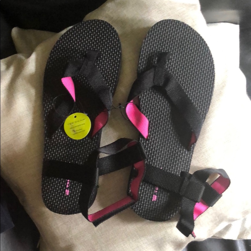 Flip flops/Sandals